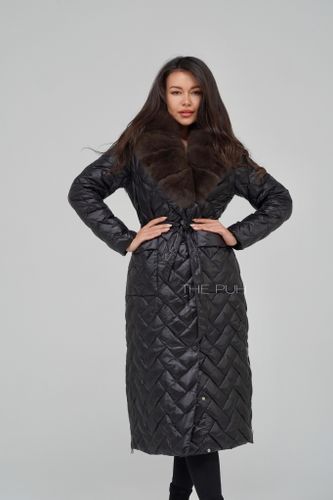 Черный длинный стеганый пуховик с поясом