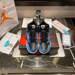 Кроссовки Nike Air Jordan 4