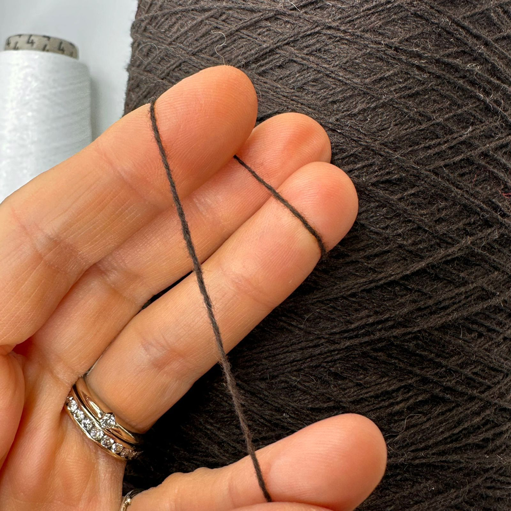 Fis 01 ; 50% кашемир, 50%п/а; 1400м/100гр; col.Ebano, цвет: коричневый темный