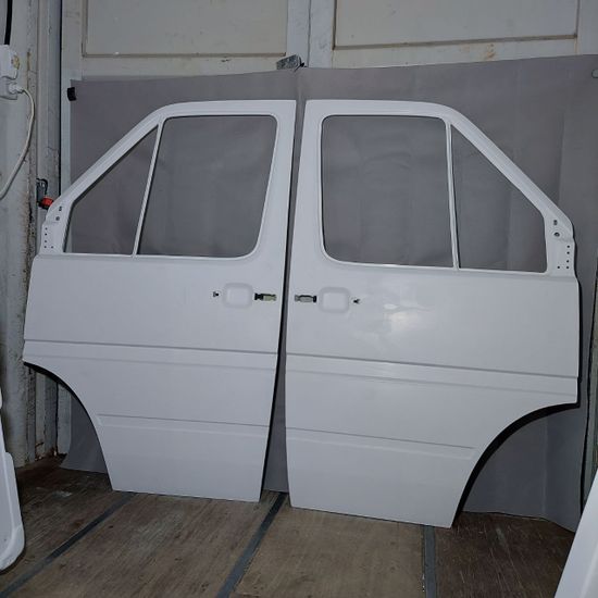 Дверь передняя правая (пассажирская) для Volkswagen LT