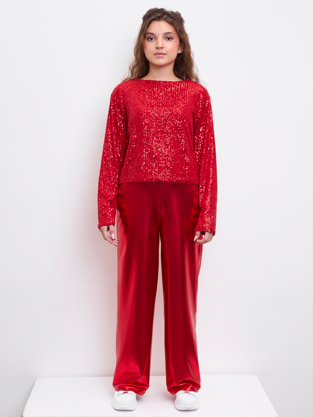 Костюм брючный праздничный с пайетками для девочки красный