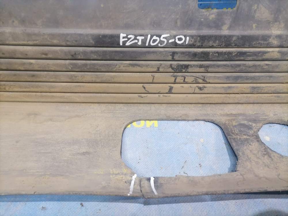 Бампер задний TOYOTA LAND CRUISER 1999