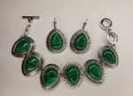 Комплект бижутерии. Подвеска, серьги, браслет с малахитовыми вставками "Малахит" Форма "Капля""