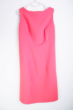 Платье приталенное яркое, визуально на 40/42 размер