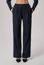 Брюки с поясом на резинке синие