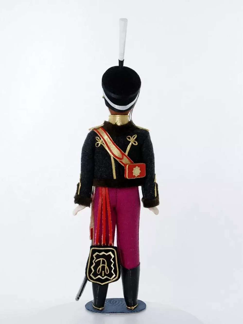 Кукла коллекционная фарфоровая Гусар Иркутского полка Россия 19 век