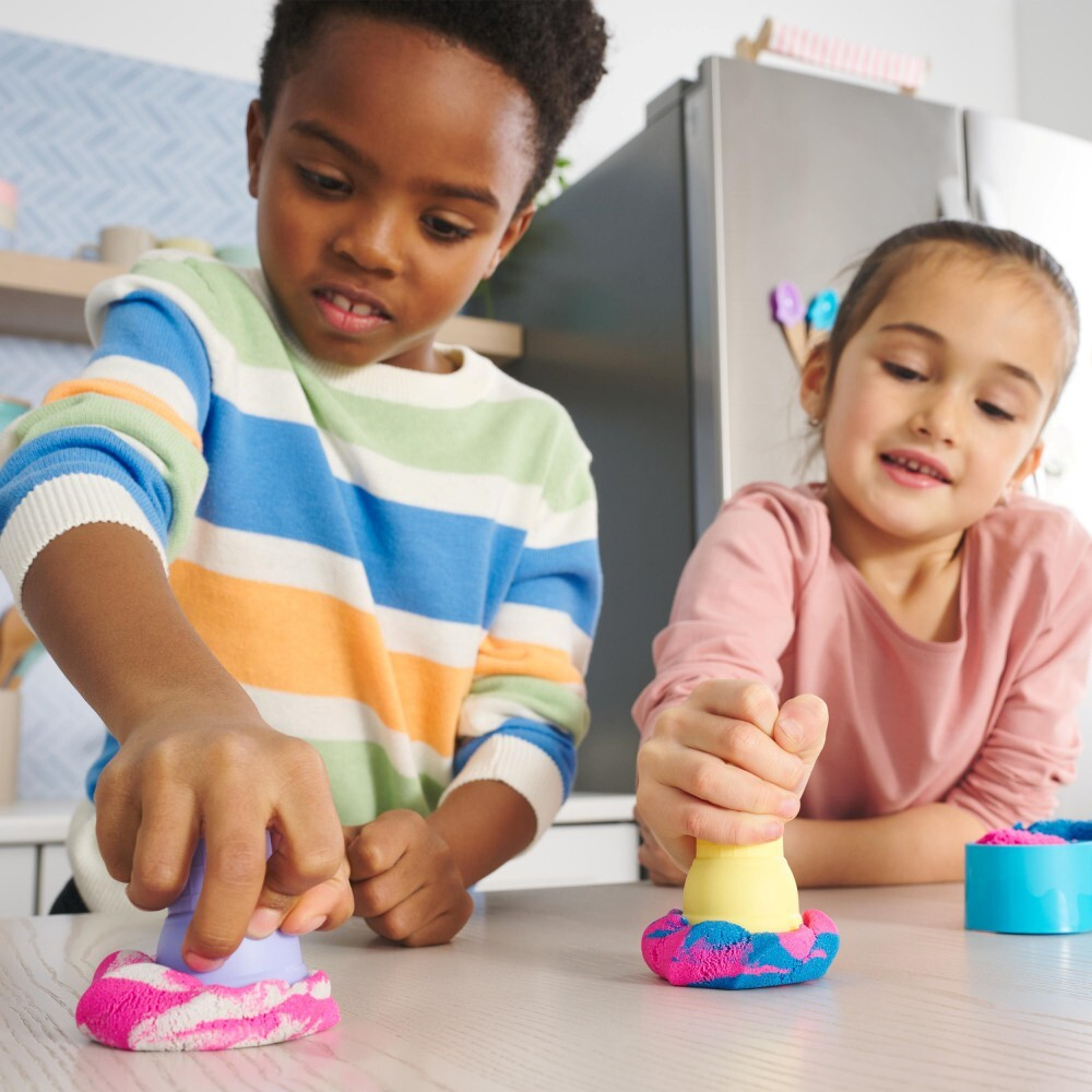 Кинетический песок - Kinetic Sand Ice Cream Machine 396 g 20144685 / артикул   71663 6068385 20144685  / GTIN 778988501719