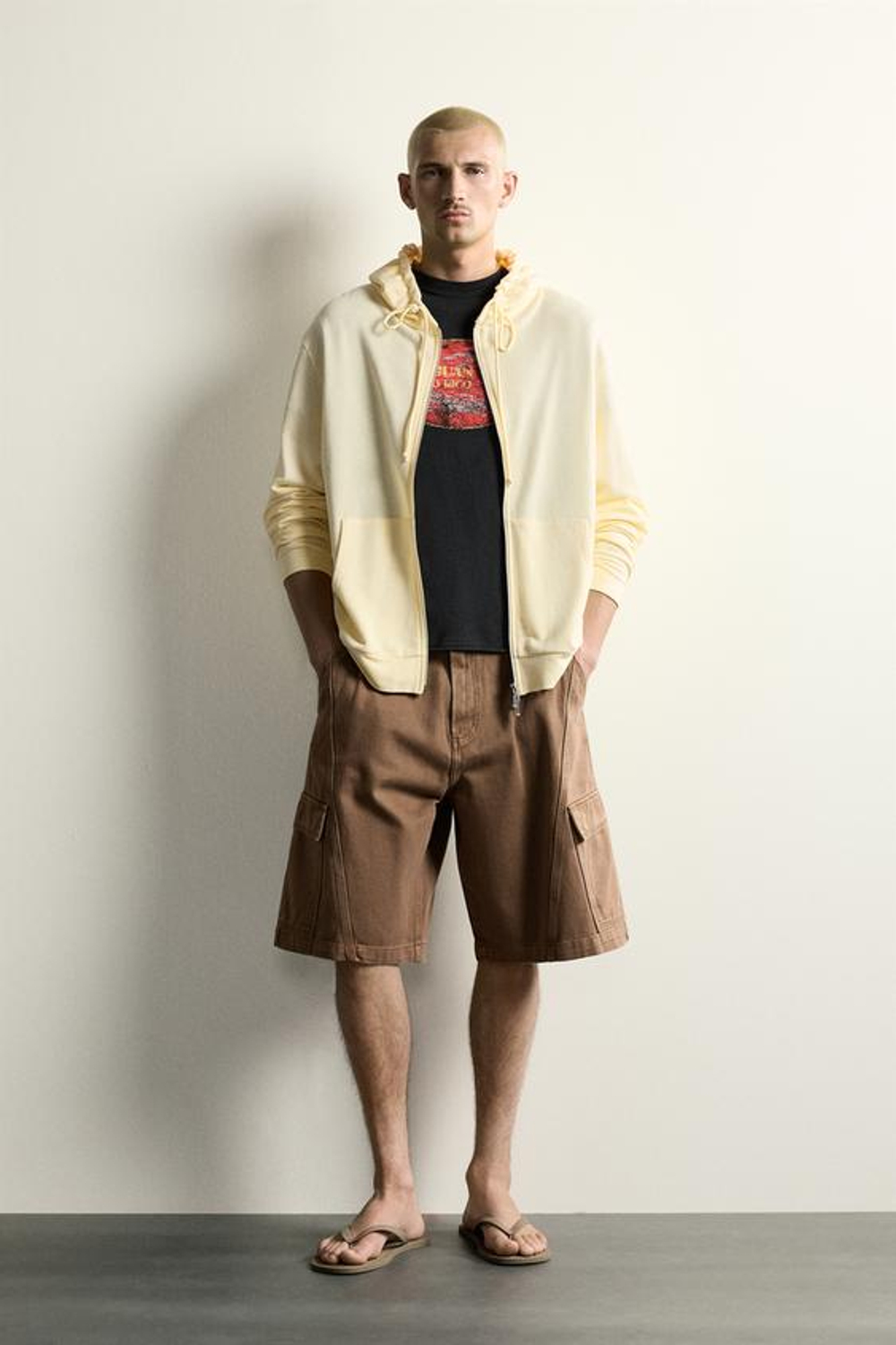 ZARA ШОРТЫ КАРГО RELAXED FIT СО ШВАМИ, КОРИЧНЕВЫЙ