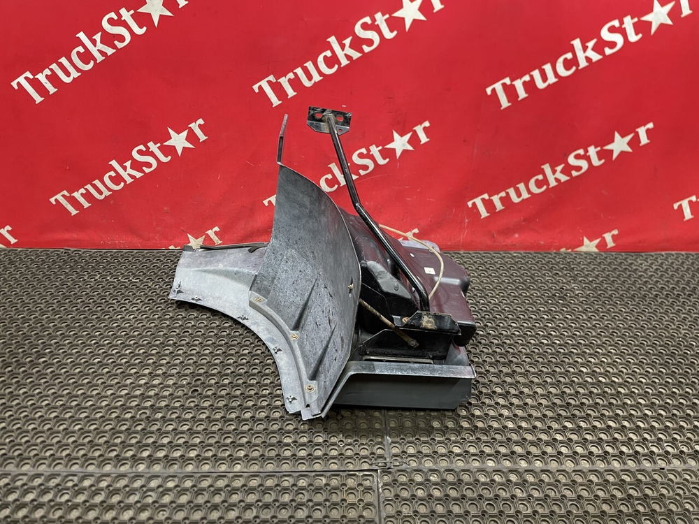 Корпус подножек левый 2018г.