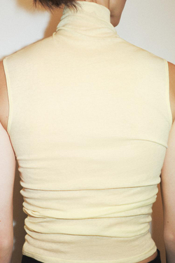 ZARA ФУТБОЛКА SUPIMA® С ВЫСОКИМ ВОРОТНИКОМ, ЦВЕТ СЛИВОЧНОГО МАСЛА