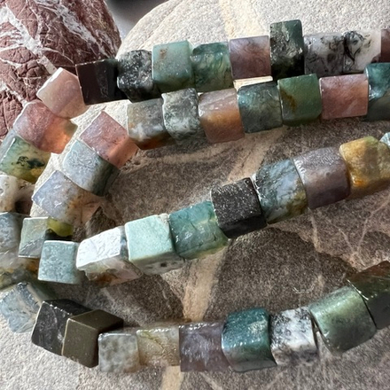 "Индийский агат" халцедон с яшмой, кварцем и хлоритом. Камни для изделий на заказ. Цена зависит от вида заказанного изделия