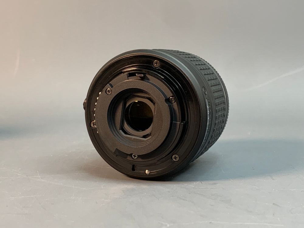 Nikon D3300 Kit 18-55mm 3.5-5.6G VR 5.200 кадров