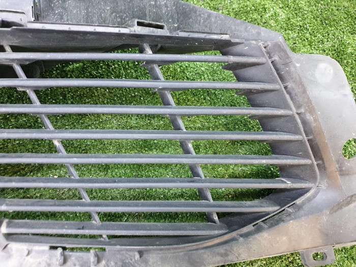 Решетка бампера правая Peugeot 3008 2 (2016-2020)