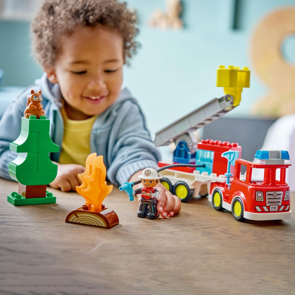 LEGO DUPLO - Пожарная машина с шлангом и пожарным 10473