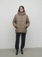 Легкая пуховая куртка на кнопках