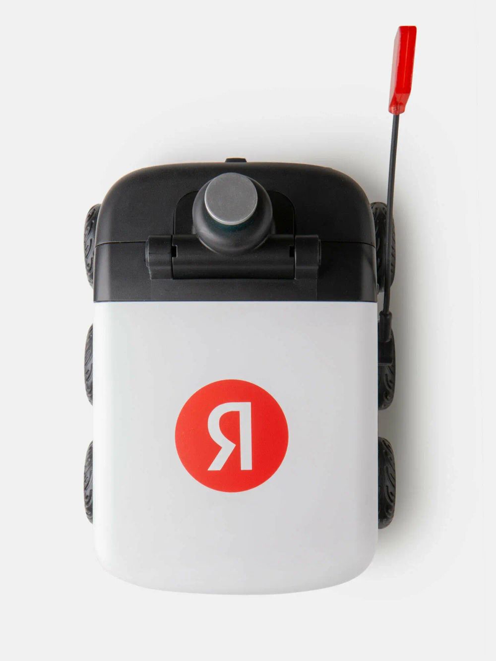 Игрушка Яндекс «Робот-доставщик Яндекса» на пульте управления