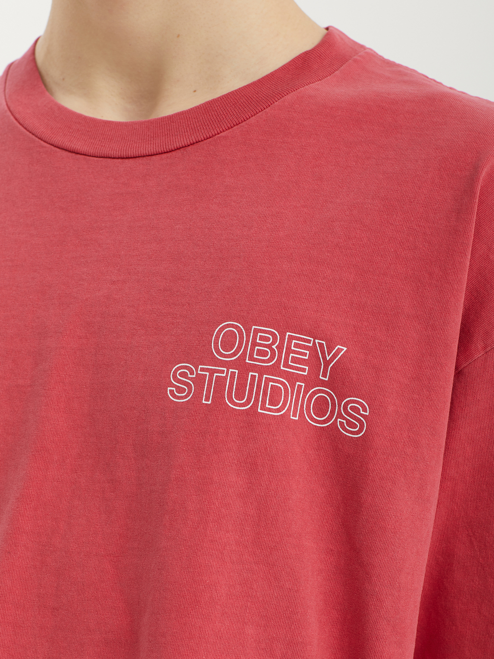 Мужская Футболка Obey Studios Outline