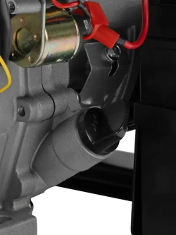 Генератор бензиновый DENZEL PS 90 ED-3, 9 кВт и 460 см3 объем двигателя, 230/400 В и 25 л топливного бака, электростартер и блок AVR, 3 розетки и силовые клеммы, трехфазный 946944