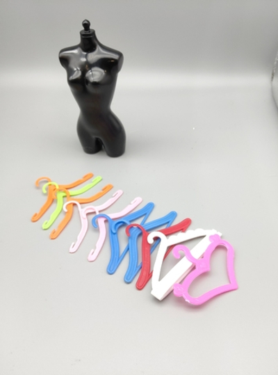 Аксессуар для куклы Барби винтаж - лот вешалок 0708