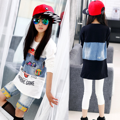 Туника с джинсовой вставкой, аппликациями и надписями