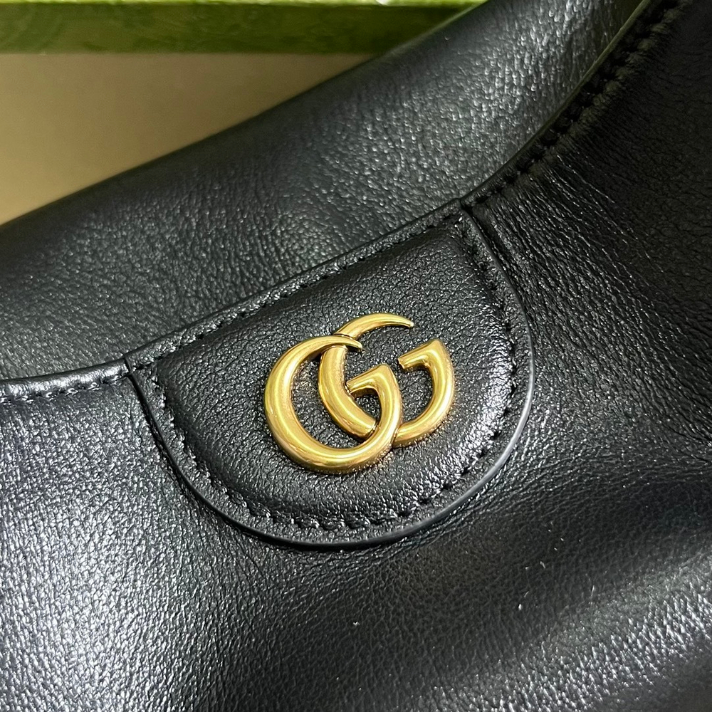 Gucci Diana Small Shoulder Bag