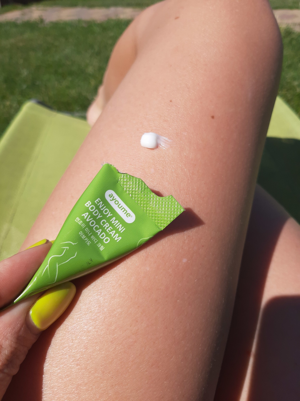 Крем для тела с авокадо AYOUME ENJOY MINI BODY CREAM AVOCADO 10гр.