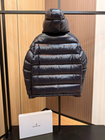 Пуховик Moncler