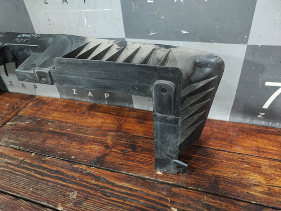 Дефлектор радиатора Hongqi HS5 19-нв Б/У Оригинал 5006667DD01