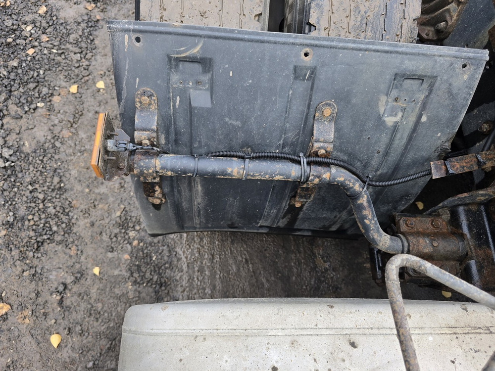 Кронштейн крыла заднего