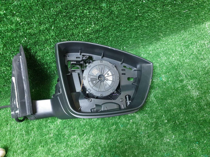 Зеркало правое Skoda Karoq (2017-н.в.) 6 контактов