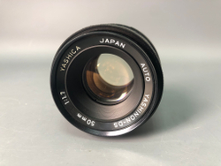 Yashica Yashinon DS-M 50 mm f/ 1.7