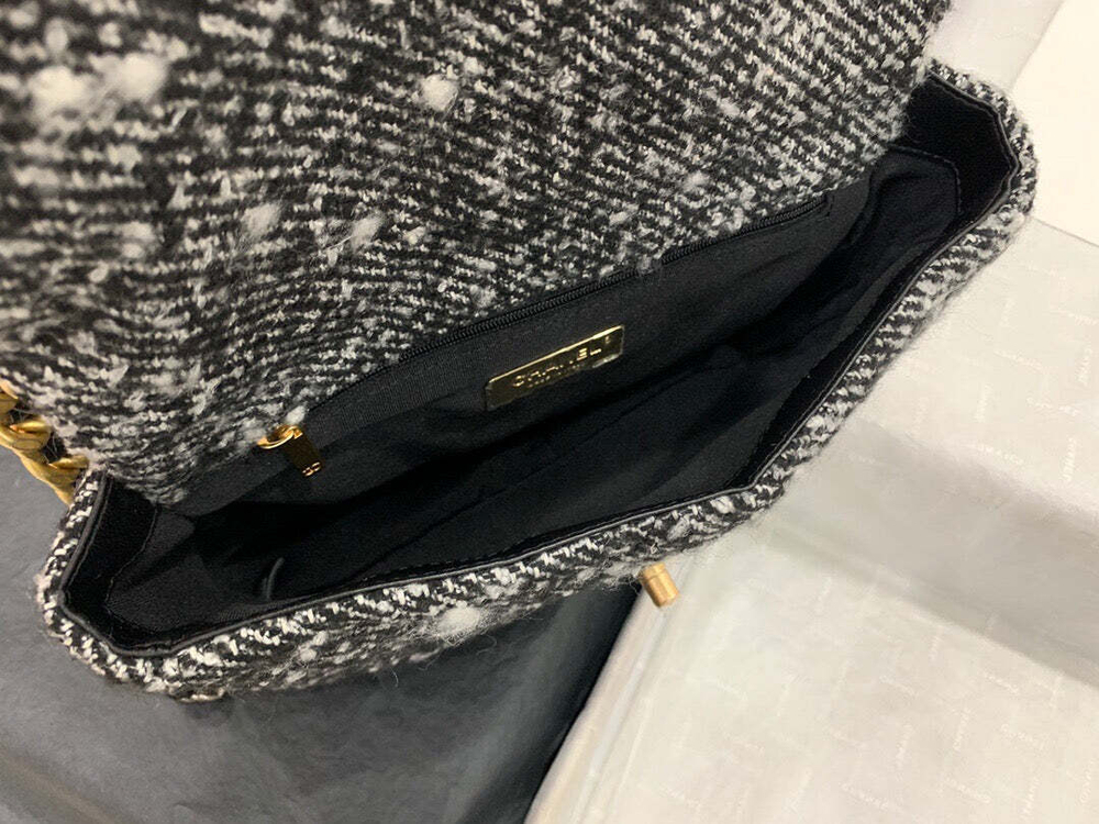 Chanel 19 26 cm