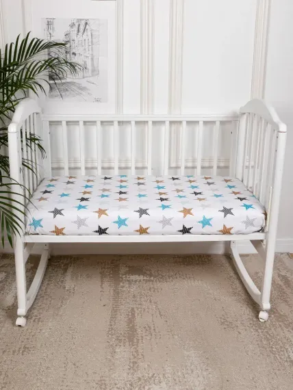 Простынь на резинке в кроватку Baby Nice Звезды разноцветные 60х120 бязь