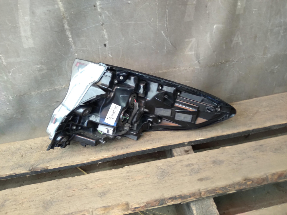 Фонарь левый внешний LED Toyota C-HR 16-19 Б/У Оригинал 81560f4031