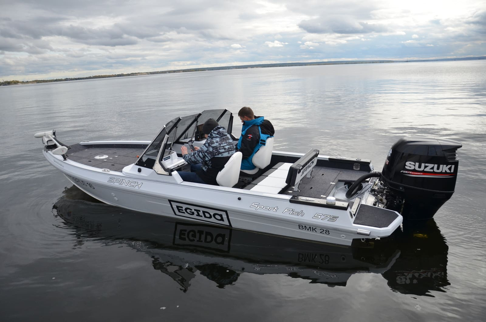 Катер-лодка алюминиевая SPINCH 575 Sport Fish