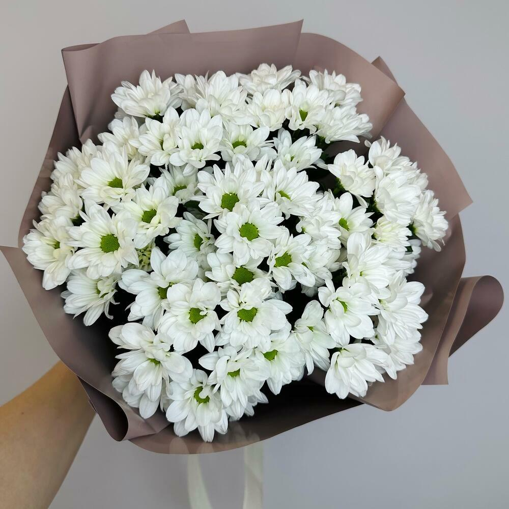 Букет белых кустовых хризантем