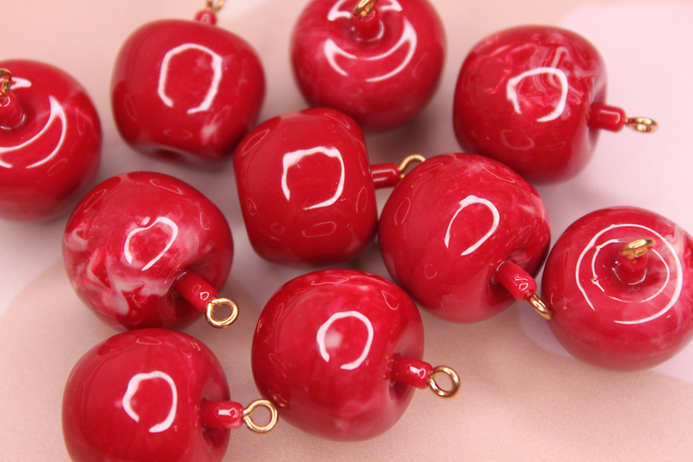 Подвеска яблоко акрил 20 мм красное