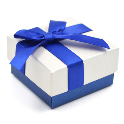 Футляр картонный с бантиком, серия "СОНЯ", 60х60х34 мм