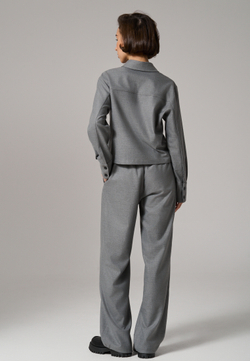 Брюки с поясом на резинке серые