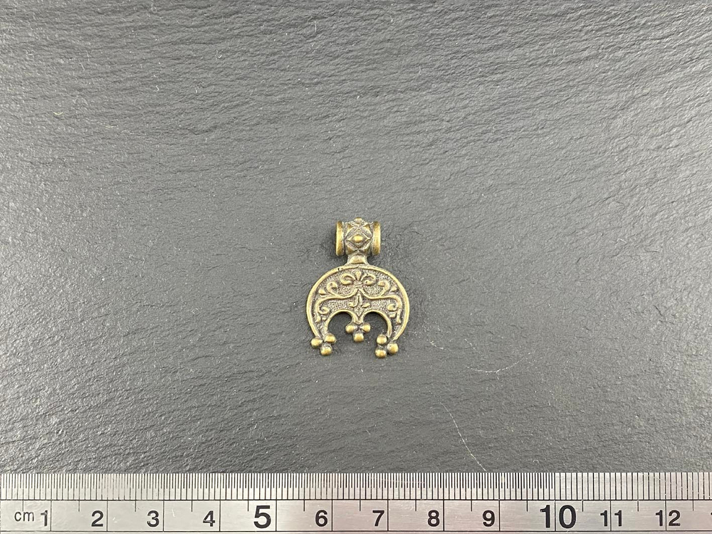 "Лунница 3-х рогая" с растительным орнаментом