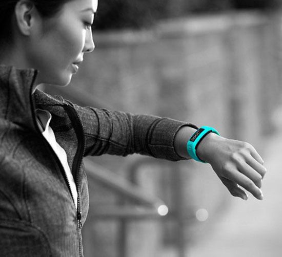 Спортивные часы Garmin Vivofit 010-01225-03