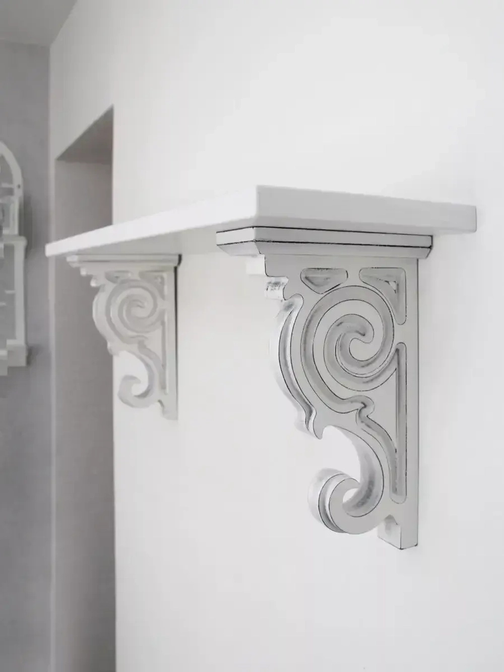 Полка настенная навесная 60 см