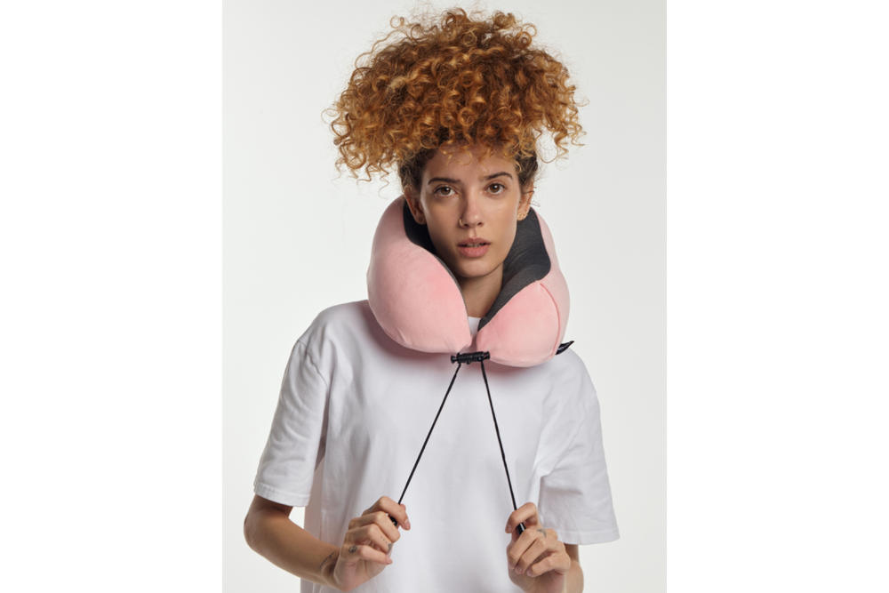 Подушка для путешествий RoadLike Travel Kit Velvet с эффектом памяти, розовый