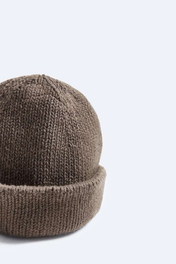 ZARA КОРОТКАЯ ШАПКА БИНИ, КОРИЧНЕВЫЙ