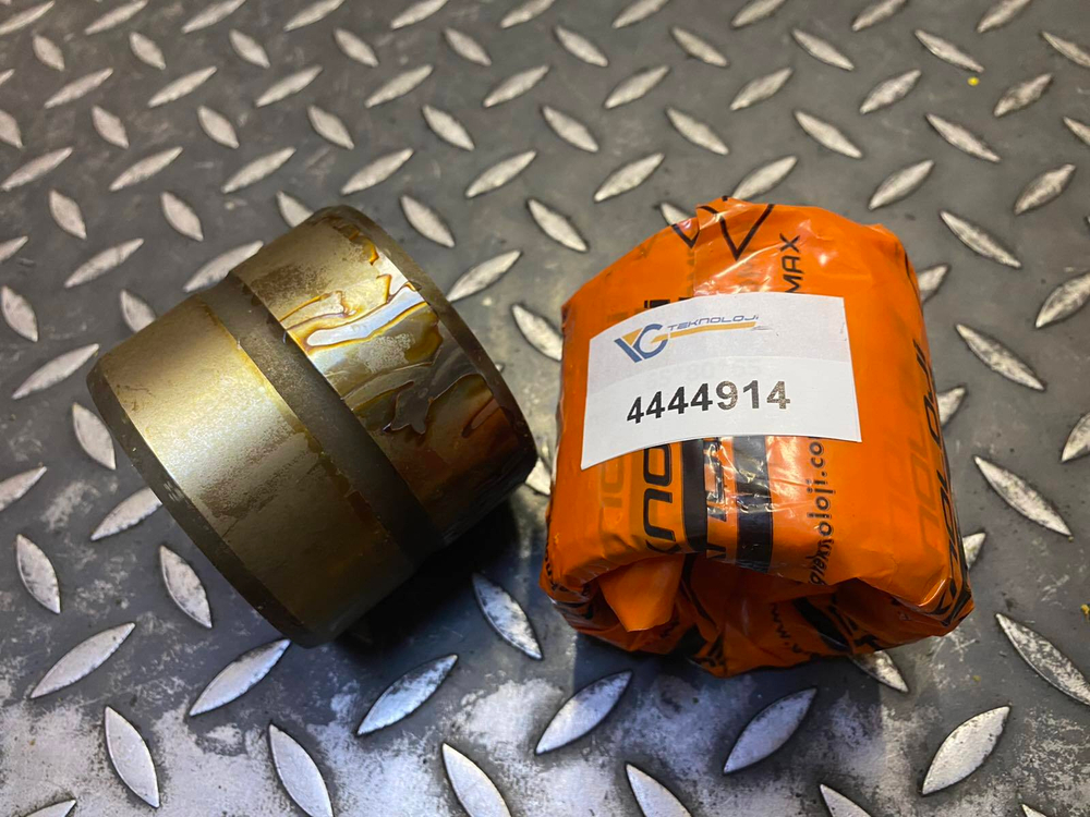 Втулка 4444914