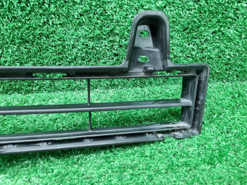 Накладка ПТФ правая Toyota Land Cruiser 200 15-21