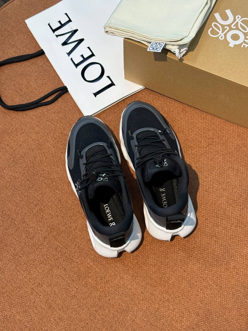 Кроссовки Loewe
