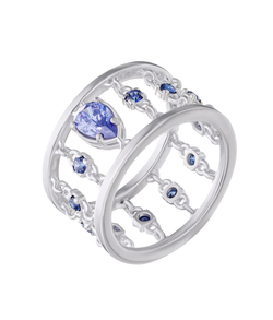 Кольцо широкое из серебра со вставками из фианитов цвета танзанит