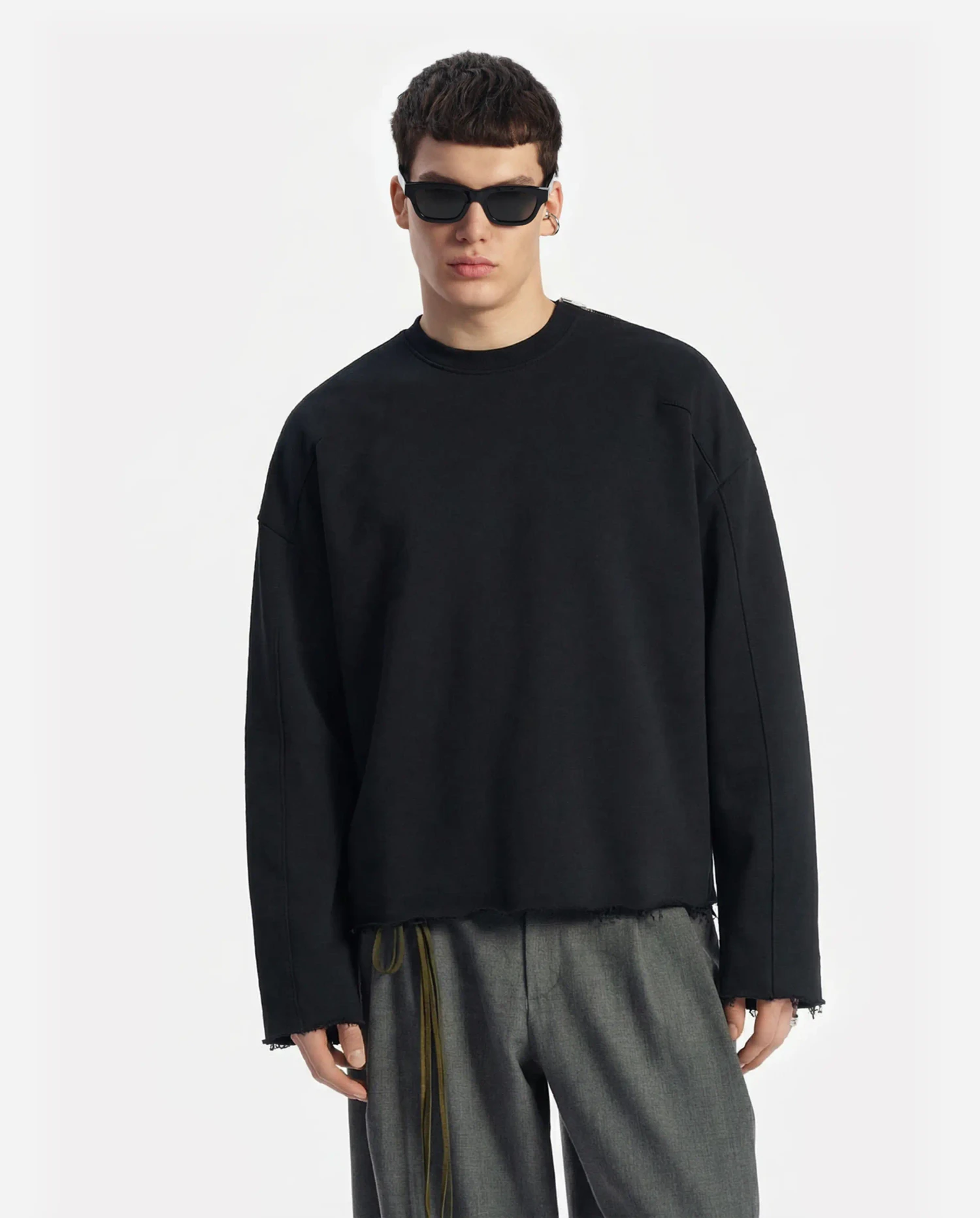 Свитшот с молнией на плече