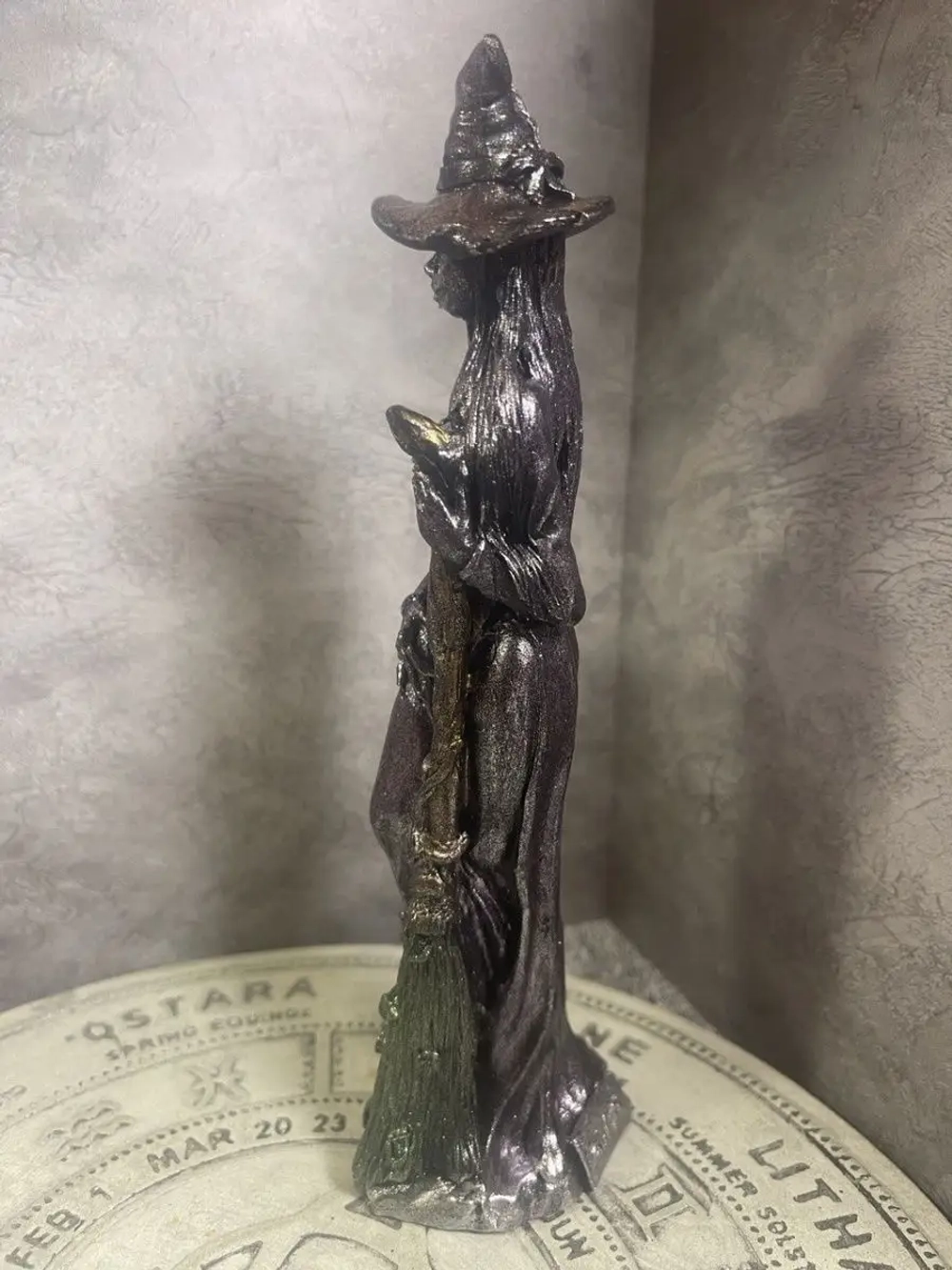 Свеча "Ведьмочка" программная